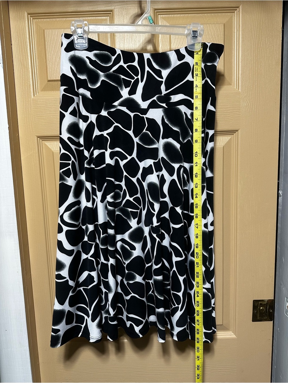 #1172 Black & White A-Line Skirt - Classic Graphic Print Size Large